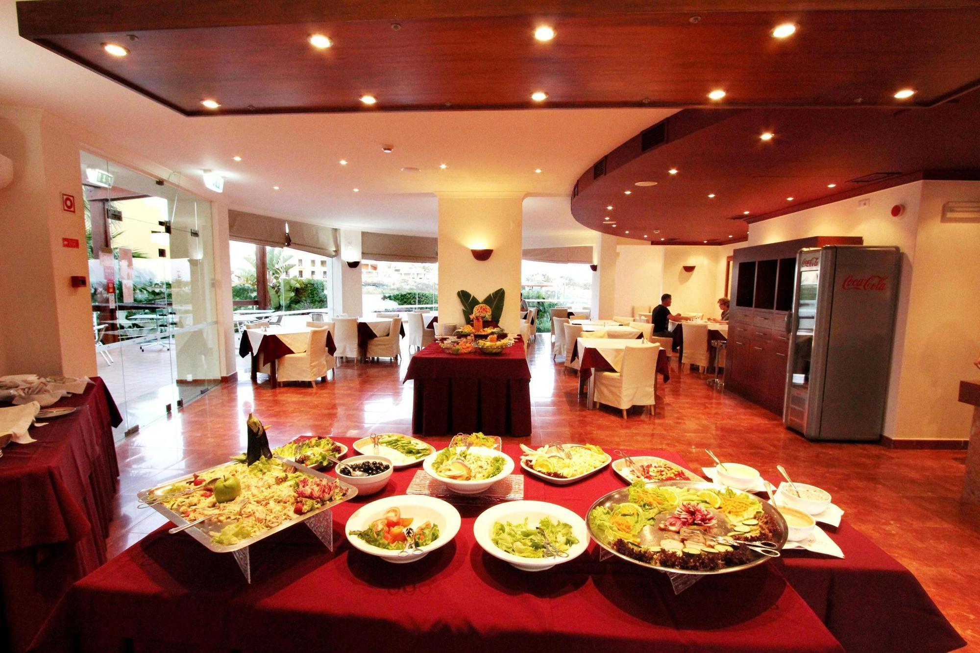 Vila Mos - Beach Resort Lagos Restoran gambar