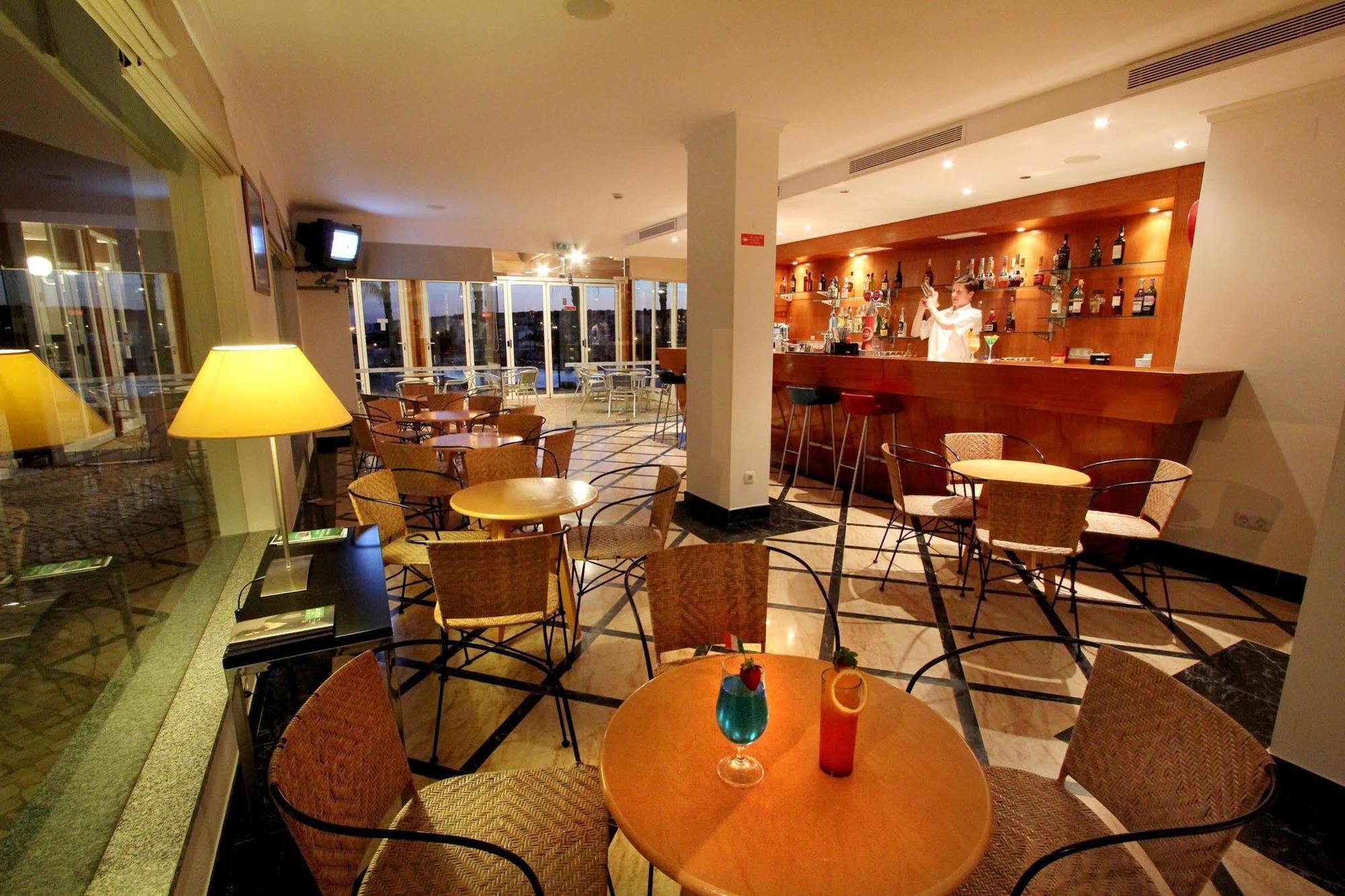 Vila Mos - Beach Resort Lagos Restoran gambar